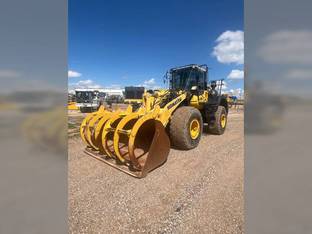 2017 Komatsu WA380-8