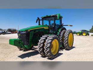 2022 John Deere 8R 230