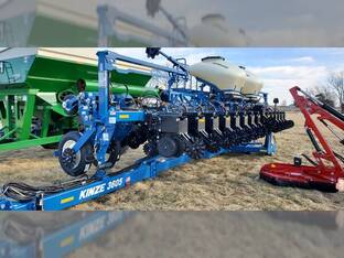 2025 Kinze 3605