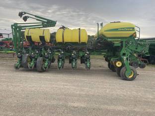 2015 John Deere 1775NT