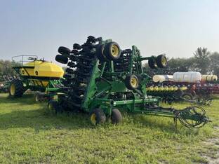2011 John Deere 1890