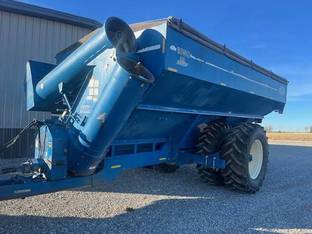 2004 Kinze 1050