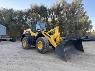 2023 Komatsu WA320-8