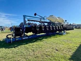 2023 Kinze 3605