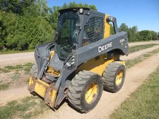 2017 John Deere 330G