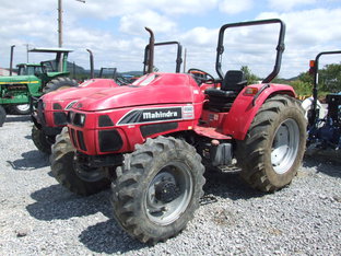 2012 Mahindra 8560