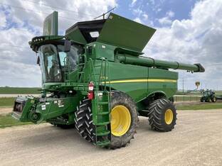 2021 John Deere S780