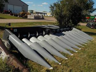 1998 Gleaner HUGGER 1222