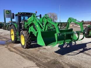 2022 John Deere 6R 155