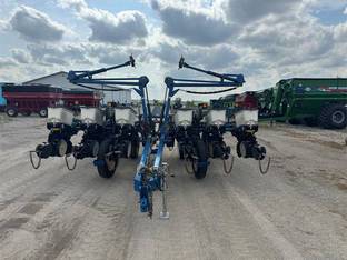 2009 Kinze 3200