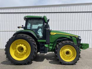 2022 John Deere 8R 370
