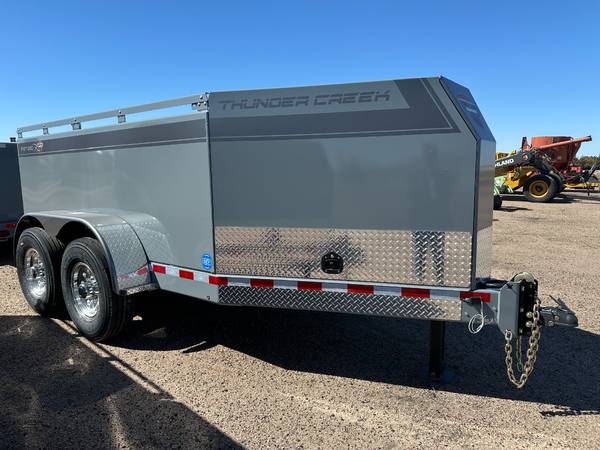 2023 Thunder Creek fst990 fuel trailer