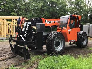 2023 JLG 10054