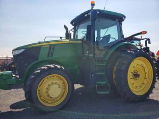 2014 John Deere 7R Series 7210R