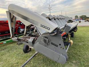 2008 Gleaner 3000