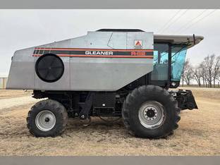 1996 Gleaner R62