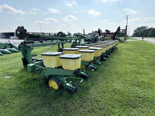 John Deere 1720