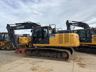 2019 John Deere 210G LC
