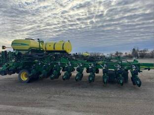 2017 John Deere DB60