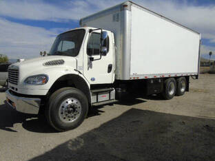 2015 Freightliner M2-106 22' VAN