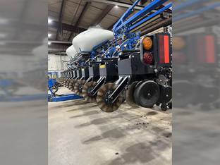 2021 Kinze 3605