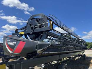 2021 MacDon Industries FD140