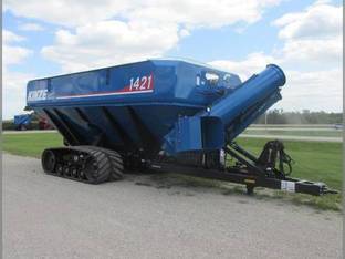 2024 Kinze 1421