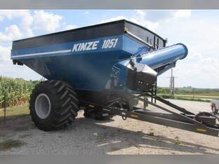 2024 Kinze 1051