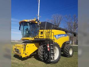 2012 New Holland CR6090