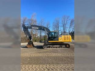 2017 John Deere 210G LC