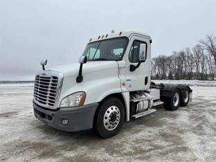2015 Freightliner CASCADIA 125