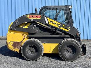 2019 New Holland L228