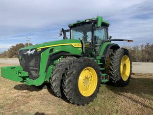 2022 John Deere 8R 370
