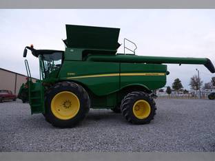 2012 John Deere S690