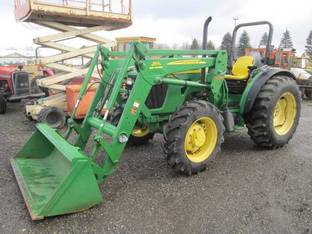 2009 John Deere 5085M