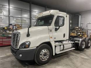 2017 Freightliner CASCADIA 125
