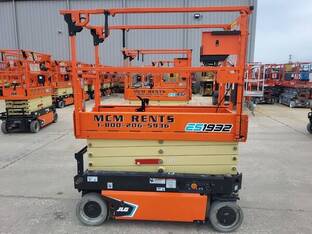 2024 JLG ES1932