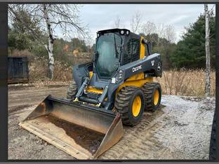 2022 John Deere 332G