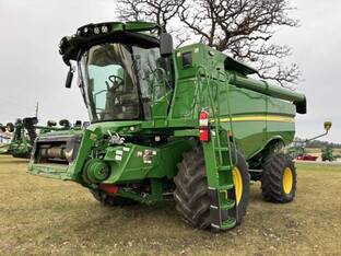 2023 John Deere S760