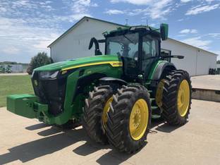 2022 John Deere 8R 370