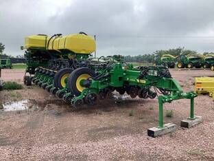 2022 John Deere 1775NT