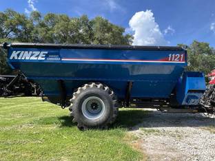 2024 Kinze 1121