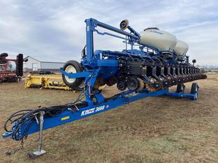 2019 Kinze 3660