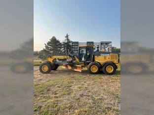 2017 John Deere 772GP