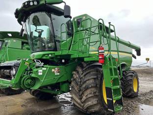 2022 John Deere S790