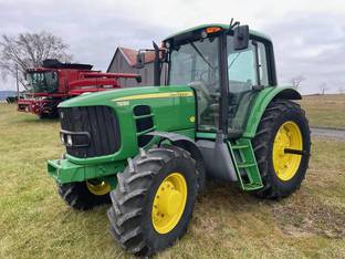 2011 John Deere 7230
