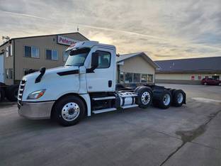 2020 Freightliner CASCADIA 126