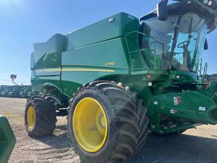 2023 John Deere S790