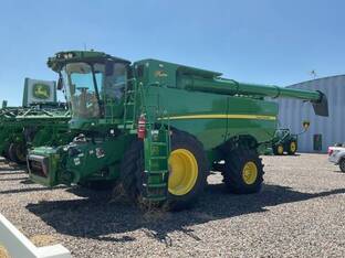 2023 John Deere S780
