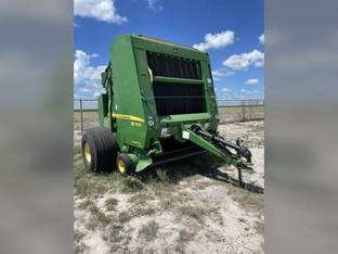 2011 John Deere 568